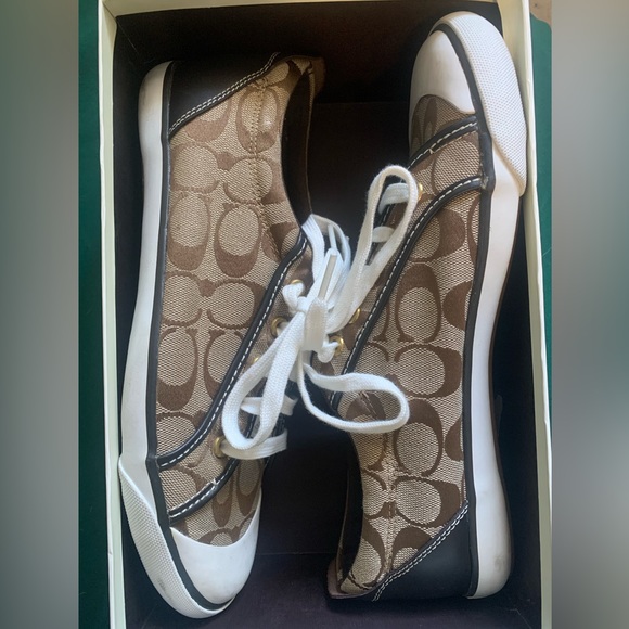 Coach Barrett Shoe - Picture 2 of 2